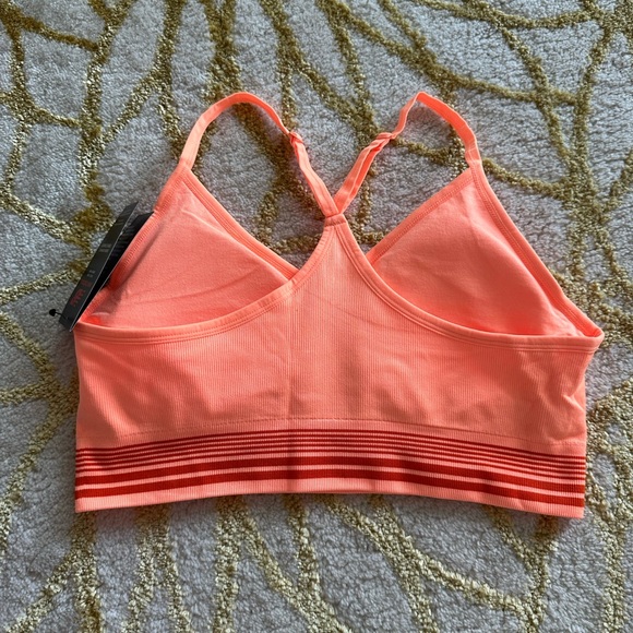 New Balance Medium Impact Sports Bra - Picture 4 of 7